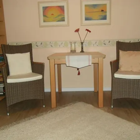 With 2 Bedrooms Ferienhaus *